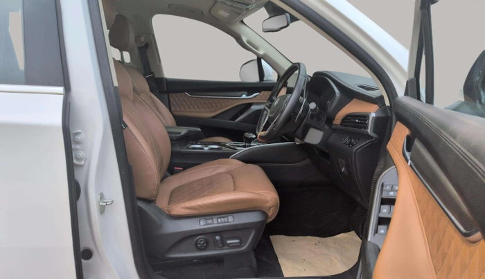 2024 MG GLOSTER SAVVY 2.0 TURBO 7 STR 2WD, Diesel, Automatic, 17,351 km, Right Side Front Door Cabin