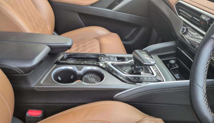 2024 MG GLOSTER SAVVY 2.0 TURBO 7 STR 2WD, Diesel, Automatic, 17,351 km, Gear Lever