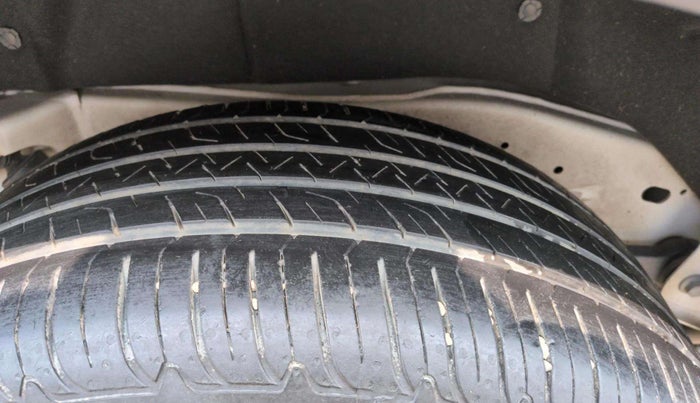 2024 MG GLOSTER SAVVY 2.0 TURBO 7 STR 2WD, Diesel, Automatic, 17,351 km, Right Front Tyre Tread