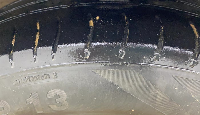 2012 Hyundai i10 MAGNA 1.2, CNG, Manual, 93,204 km, Left Front Tyre Tread