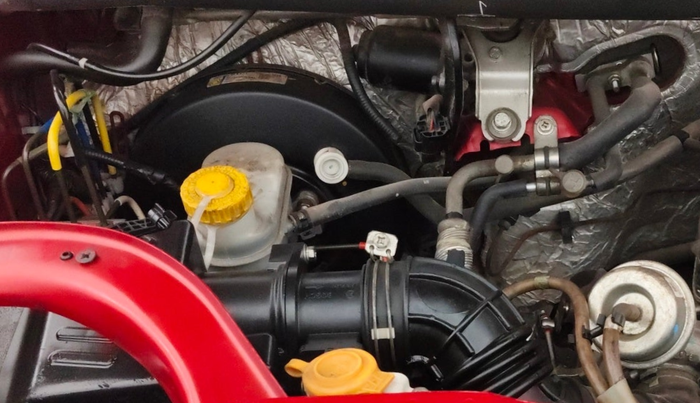 2018 Mahindra TUV300 T10, Diesel, Manual, 93,366 km, Engine View - Right