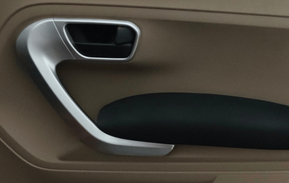 2018 Mahindra TUV300 T10, Diesel, Manual, 93,366 km, Driver Side Door Panels Control
