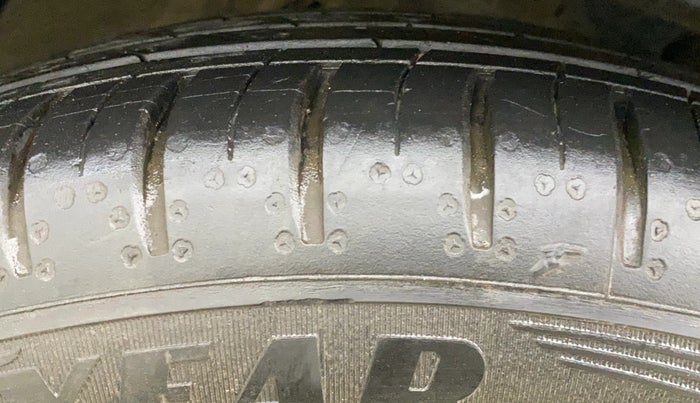 2021 Hyundai ALCAZAR 1.5 SIGNATURE MT 6STR, Diesel, Manual, 46,736 km, Right Front Tyre Tread