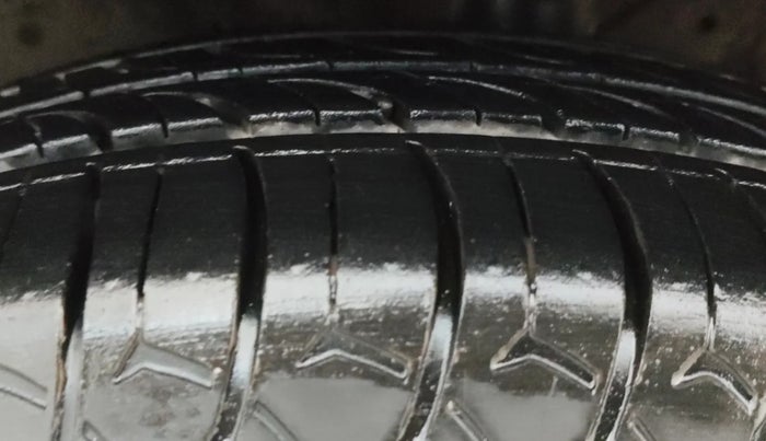 2019 Maruti New Wagon-R ZXI 1.2 AMT, Petrol, Automatic, 64,868 km, Left Front Tyre Tread