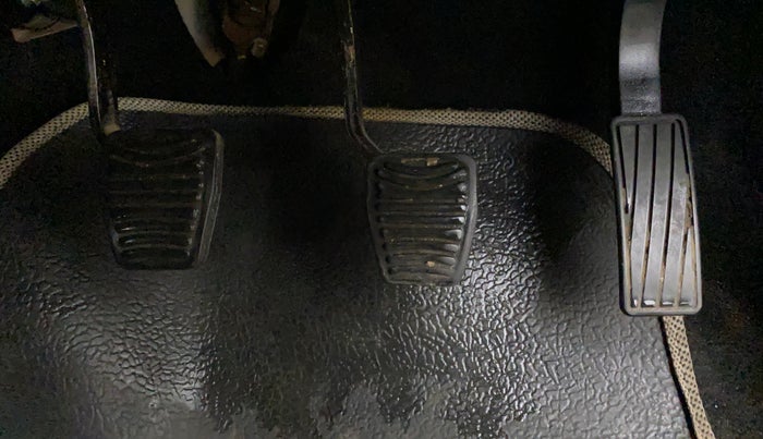 2018 Mahindra KUV 100 NXT K8 P 6 STR, Petrol, Manual, 33,091 km, Pedals