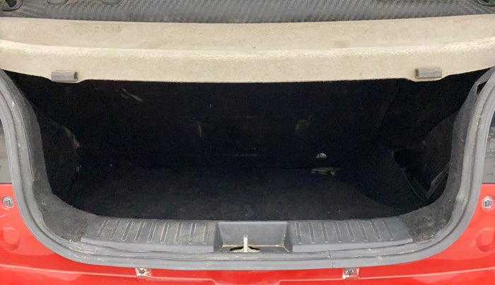 2018 Mahindra KUV 100 NXT K8 P 6 STR, Petrol, Manual, 33,091 km, Boot Inside