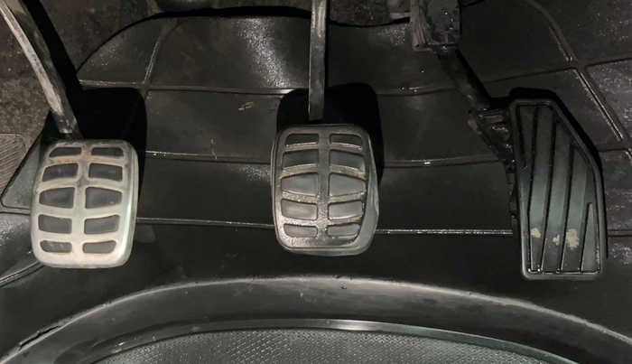 2017 Maruti Baleno DELTA PETROL 1.2, Petrol, Manual, 38,588 km, Pedals