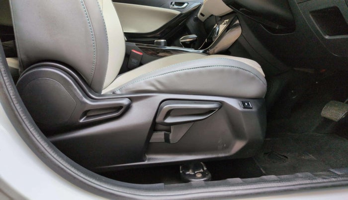 2024 Tata NEXON EV EMPOWERED LONG RANGE, Electric, Automatic, 29,329 km, Driver Side Adjustment Panel