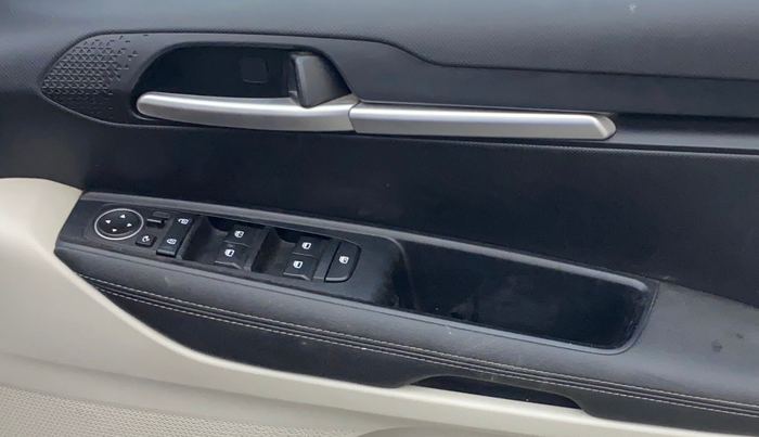 2022 KIA SONET HTX ANNIVERSARY EDITION 1.5, Diesel, Manual, 45,416 km, Driver Side Door Panels Control