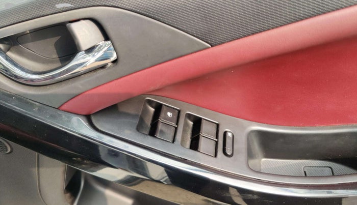 2024 Tata Curvv Accomplished S 1.2 Petrol 7DCA, Petrol, Automatic, 3,578 km, Driver Side Door Panels Control