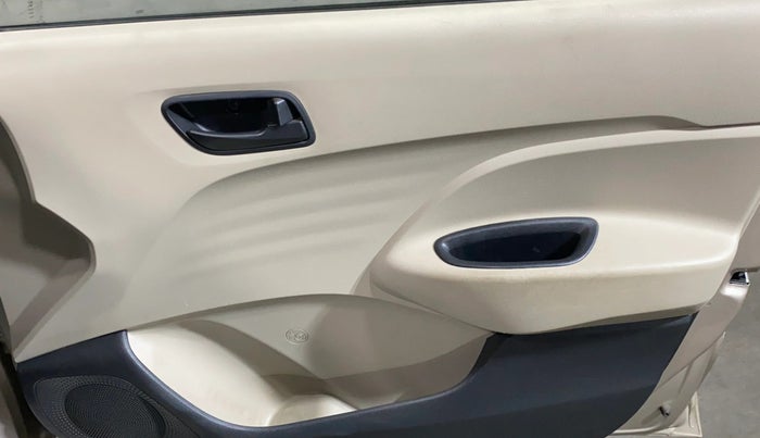 2022 Hyundai NEW SANTRO SPORTZ MT, Petrol, Manual, 24,144 km, Driver Side Door Panels Control