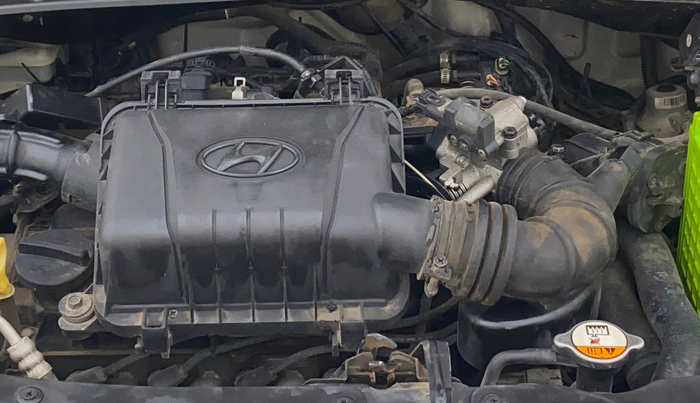 2015 Hyundai i10 MAGNA 1.1, CNG, Manual, 1,23,243 km, Engine View