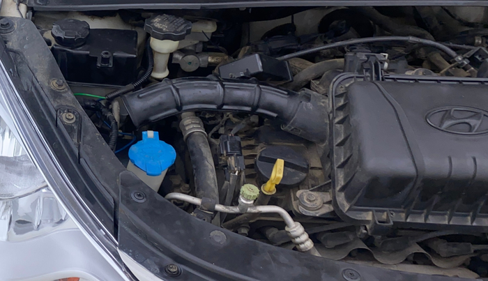 2015 Hyundai i10 MAGNA 1.1, CNG, Manual, 1,23,243 km, Engine View - Right