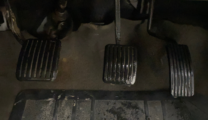 2015 Hyundai i10 MAGNA 1.1, CNG, Manual, 1,23,243 km, Pedals