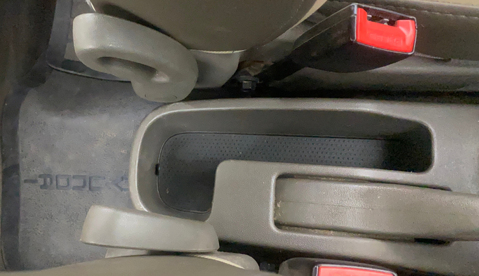 2015 Hyundai i10 MAGNA 1.1, CNG, Manual, 1,23,243 km, Driver Side Adjustment Panel