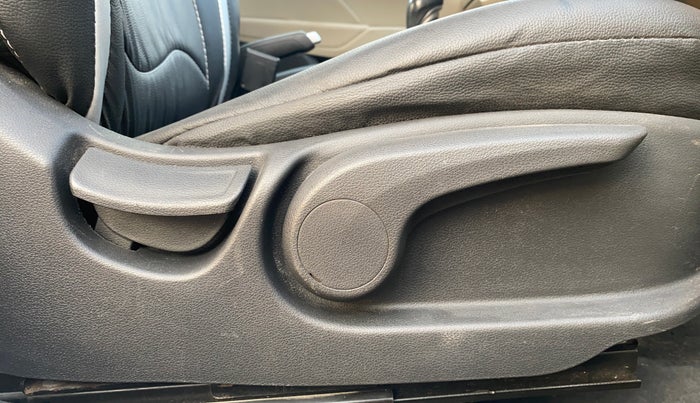 2018 Hyundai Verna 1.6 VTVT SX O, Petrol, Manual, 75,339 km, Driver Side Adjustment Panel