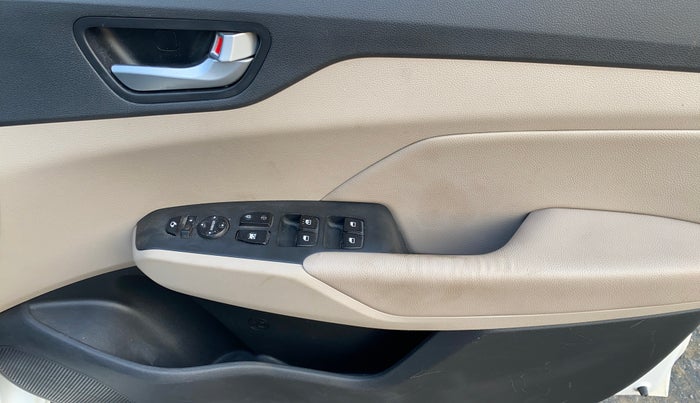 2018 Hyundai Verna 1.6 VTVT SX O, Petrol, Manual, 75,339 km, Driver Side Door Panels Control