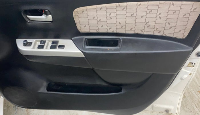 2015 Maruti Wagon R 1.0 VXI, Petrol, Manual, 1,08,880 km, Driver Side Door Panels Control