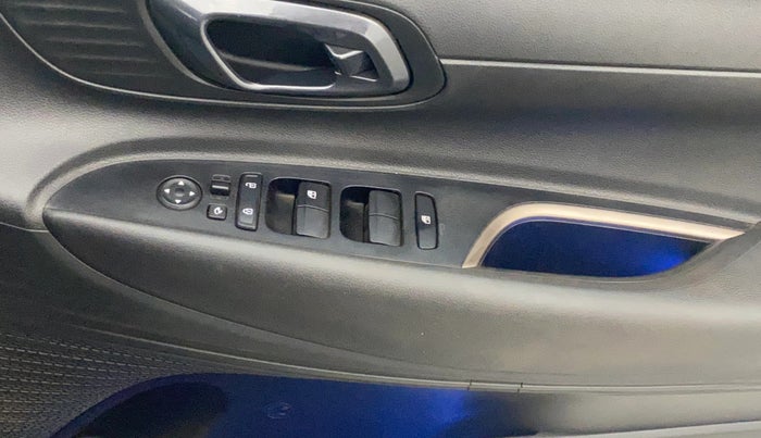 2023 Hyundai NEW I20 ASTA 1.2 MT, Petrol, Manual, 33,057 km, Driver Side Door Panels Control