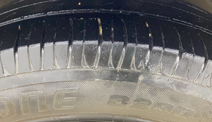 2015 Hyundai Xcent BASE 1.2, CNG, Manual, 1,28,390 km, Right Front Tyre Tread