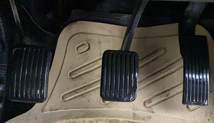 2015 Hyundai Xcent BASE 1.2, CNG, Manual, 1,28,390 km, Pedals