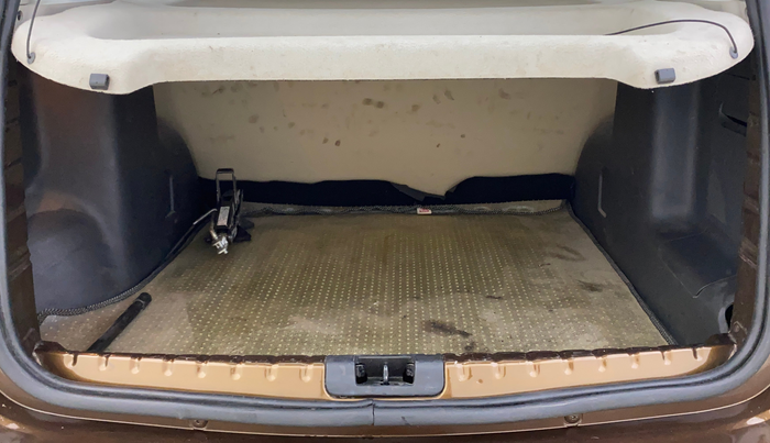 2014 Renault Duster RXL PETROL, Petrol, Manual, 67,027 km, Boot Inside