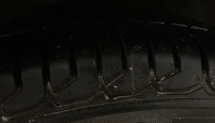 2014 Hyundai i10 SPORTZ 1.1, Petrol, Manual, 42,584 km, Right Front Tyre Tread