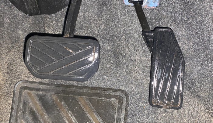 2019 Maruti Swift ZXI AMT, Petrol, Automatic, 69,708 km, Pedals