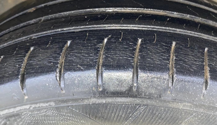 2013 Honda Amaze 1.2L I-VTEC VX, Petrol, Manual, 74,720 km, Right Front Tyre Tread