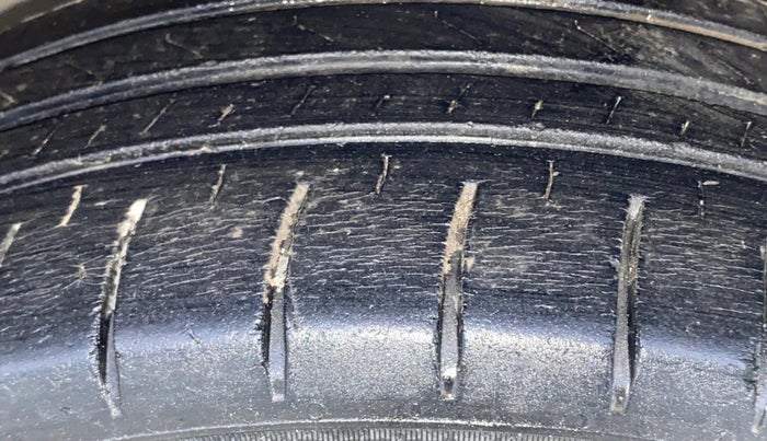 2013 Honda Amaze 1.2L I-VTEC VX, Petrol, Manual, 74,720 km, Left Front Tyre Tread