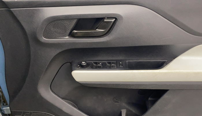 2022 Tata PUNCH ACCOMPLISHED MT, Petrol, Manual, 32,572 km, Driver Side Door Panels Control