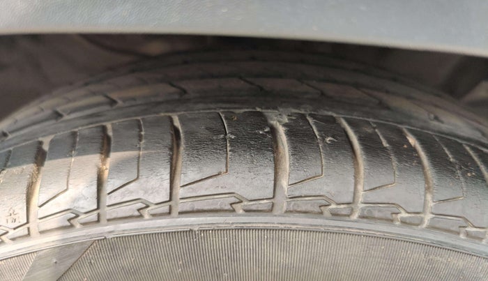 2023 KIA SELTOS GTX 1.5 Diesel AT, Diesel, Automatic, 24,154 km, Left Front Tyre Tread