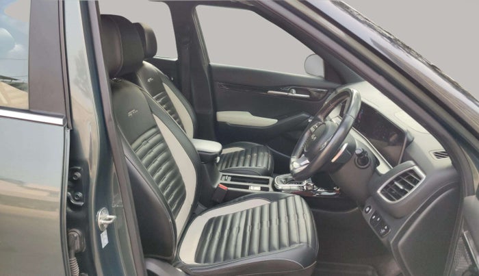 2023 KIA SELTOS GTX 1.5 Diesel AT, Diesel, Automatic, 24,154 km, Right Side Front Door Cabin