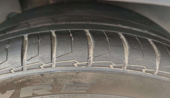 2023 KIA SELTOS GTX 1.5 Diesel AT, Diesel, Automatic, 24,154 km, Right Front Tyre Tread