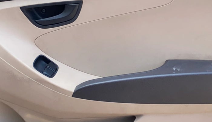 2018 Hyundai Eon ERA +, Petrol, Manual, 44,356 km, Driver Side Door Panels Control