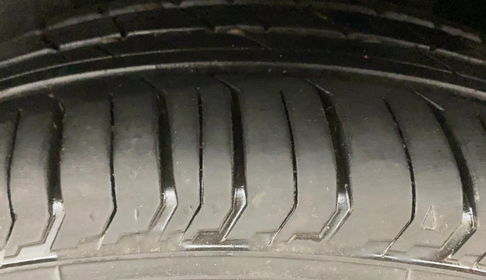 2018 Maruti Ciaz DELTA DIESEL 1.3, Diesel, Manual, 99,844 km, Left Rear Tyre Tread