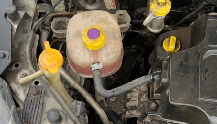 2017 Mahindra KUV 100 NXT K8 P 6 STR, Petrol, Manual, 54,683 km, Engine View - Right