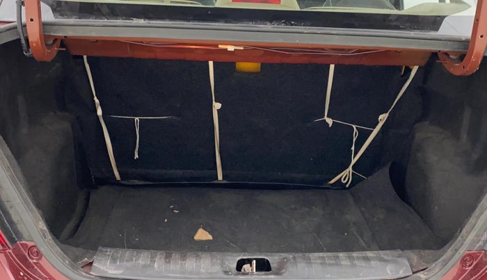 2015 Maruti Swift Dzire LXI, Petrol, Manual, 98,134 km, Boot Inside