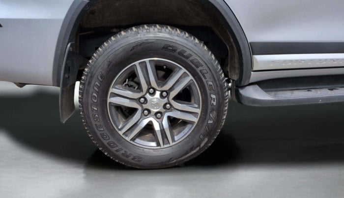 2024 Toyota Fortuner 4X2 MT 2.8 DIESEL, Diesel, Manual, 16,861 km, Right Rear Wheel