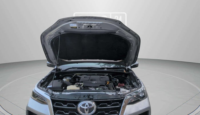 2024 Toyota Fortuner 4X2 MT 2.8 DIESEL, Diesel, Manual, 16,861 km, Open Bonet