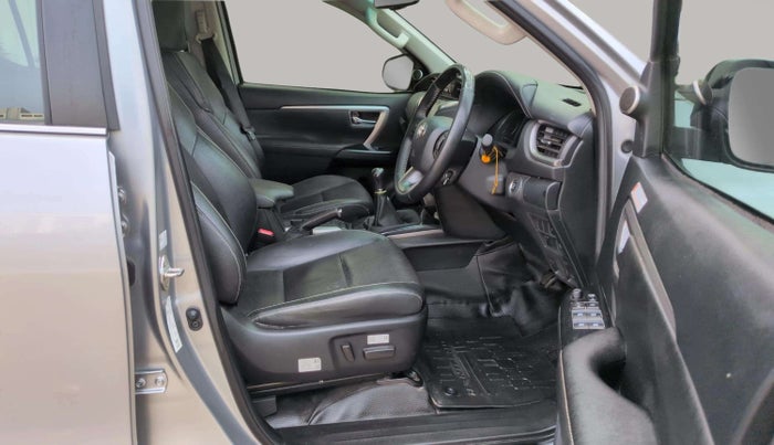 2024 Toyota Fortuner 4X2 MT 2.8 DIESEL, Diesel, Manual, 16,861 km, Right Side Front Door Cabin