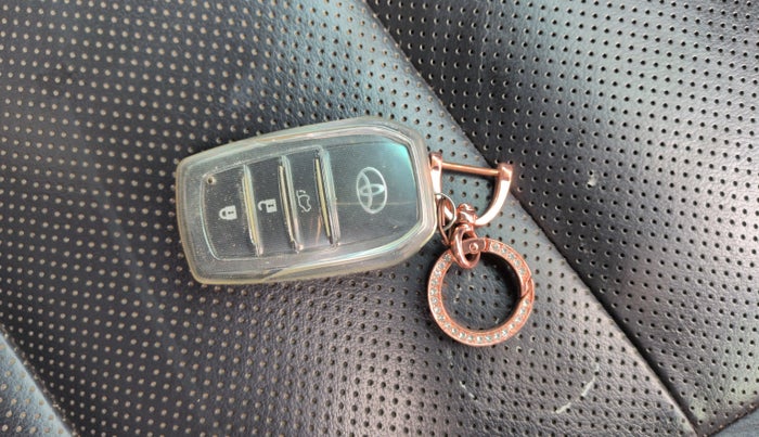 2024 Toyota Fortuner 4X2 MT 2.8 DIESEL, Diesel, Manual, 16,861 km, Key Close Up