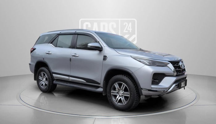 2024 Toyota Fortuner 4X2 MT 2.8 DIESEL, Diesel, Manual, 16,861 km, Right Front Diagonal