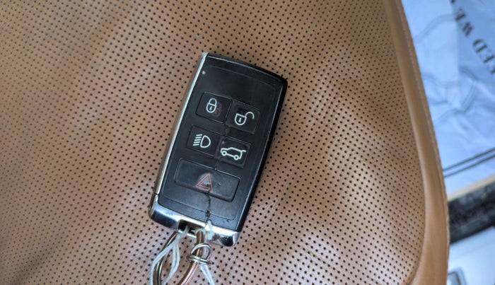 2020 Landrover Range Rover VOGUE SE 3.0 DIESEL LWB, Diesel, Automatic, 61,758 km, Key Close Up