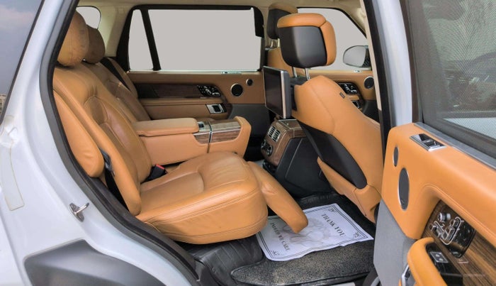 2020 Landrover Range Rover VOGUE SE 3.0 DIESEL LWB, Diesel, Automatic, 61,758 km, Right Side Rear Door Cabin