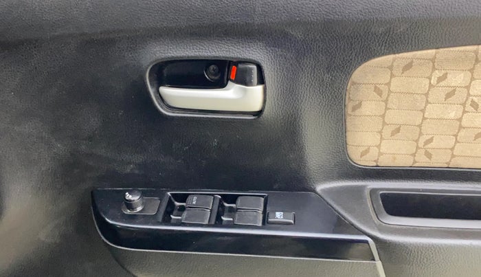 2017 Maruti Wagon R 1.0 VXI, Petrol, Manual, 27,056 km, Driver Side Door Panels Control