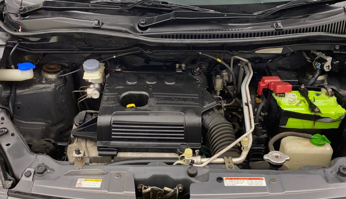 2017 Maruti Wagon R 1.0 VXI, Petrol, Manual, 27,056 km, Engine View