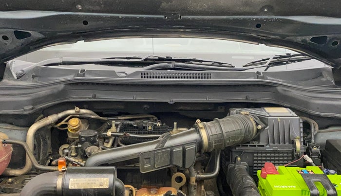 2022 Mahindra XUV300 W4 1.2 PETROL, Petrol, Manual, 91,761 km, Engine View