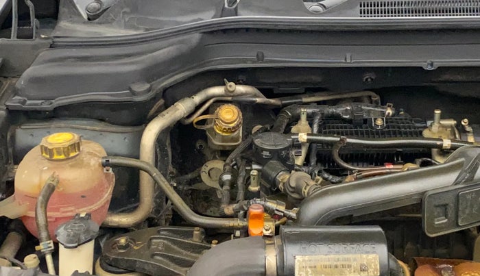 2022 Mahindra XUV300 W4 1.2 PETROL, Petrol, Manual, 91,761 km, Engine View - Right