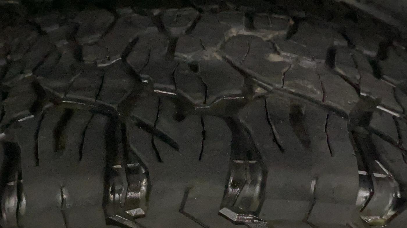 2016 Chevrolet Trailblazer LTZ AT, Diesel, Automatic, 95,632 km, Right Rear Tyre Tread